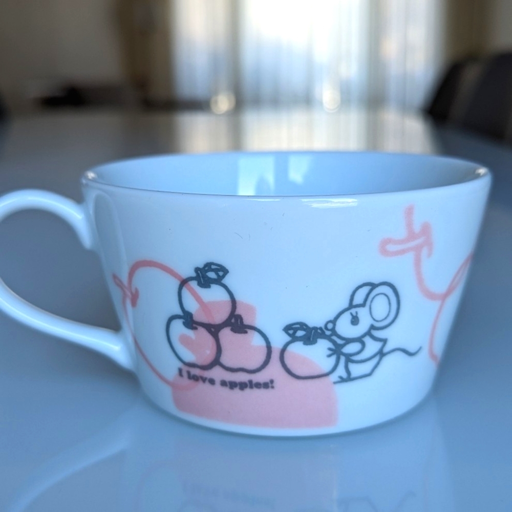 Hello Kitty Mug - Picture 4 of 10